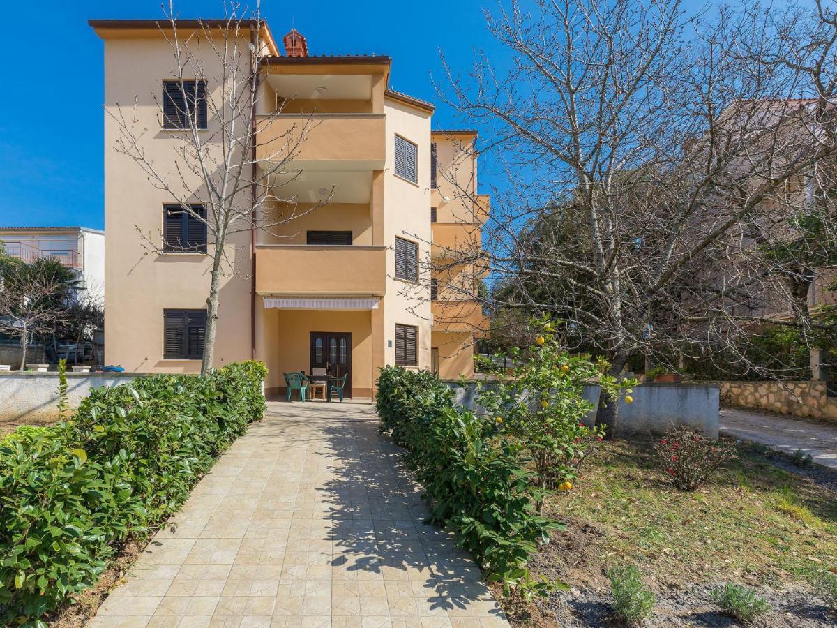 Apartment Joy By Interhome Pula Exterior photo